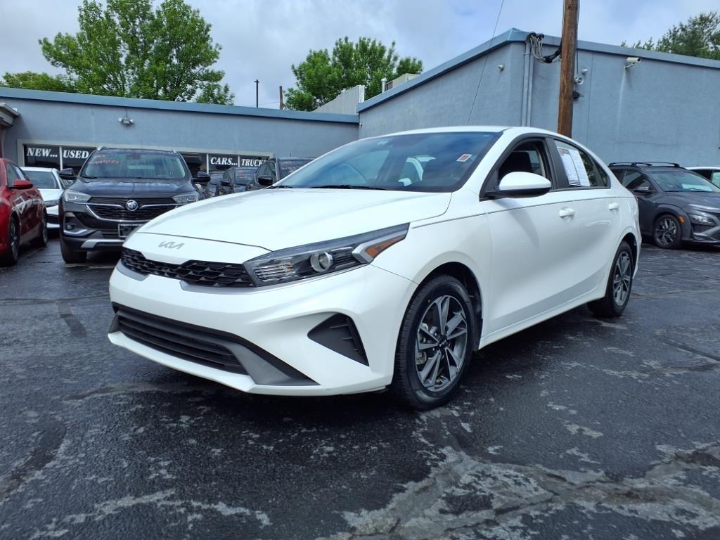 2024 Kia Forte LXS IVT