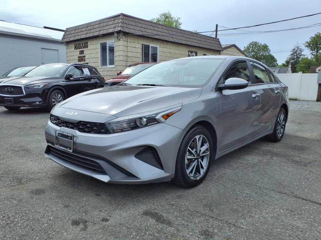2023 Kia Forte LXS's photo