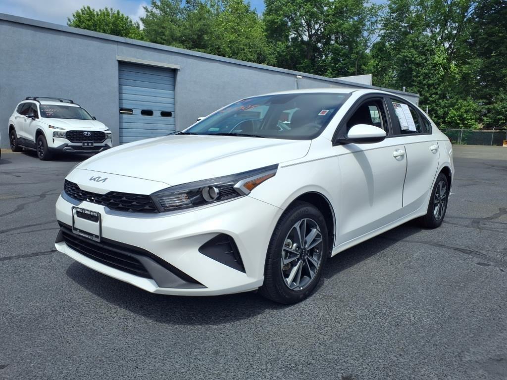 2024 Kia Forte LXS IVT
