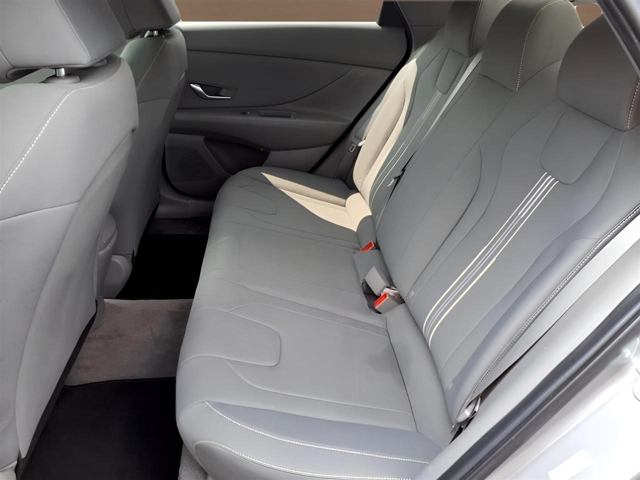 Hyundai Elantra SEL IVT 2023