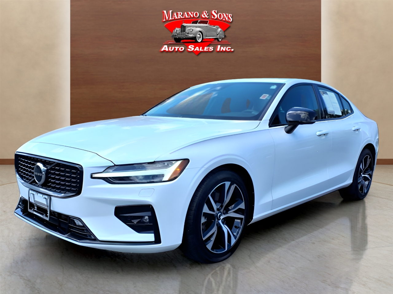 2025 Volvo S60 Core's photo