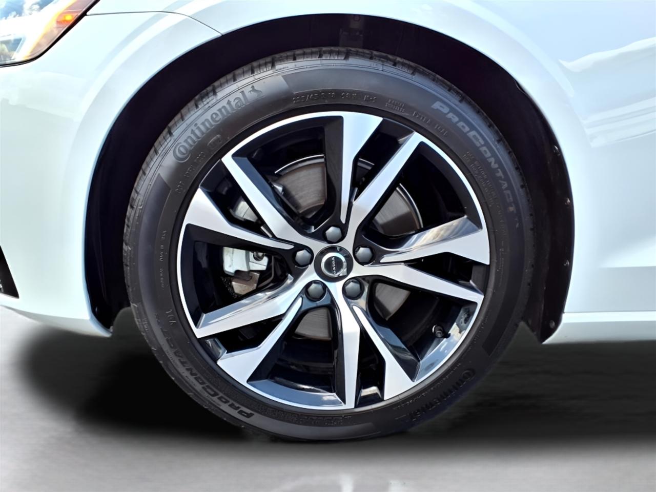 Volvo S60 B5 AWD Core 2025