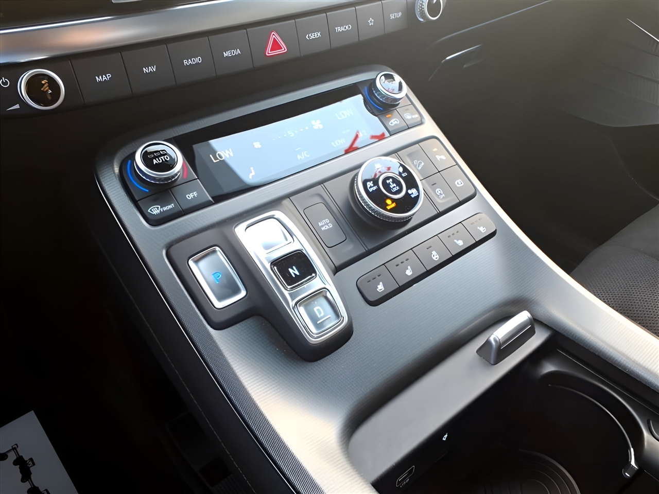 Hyundai Palisade Calligraphy Night Edition AWD 2024 Hyundai Palisade Calligraphy Night Edition AWD 2024