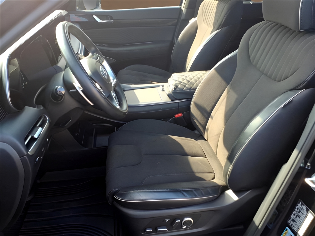 Hyundai Palisade Calligraphy Night Edition AWD 2024 Hyundai Palisade Calligraphy Night Edition AWD 2024