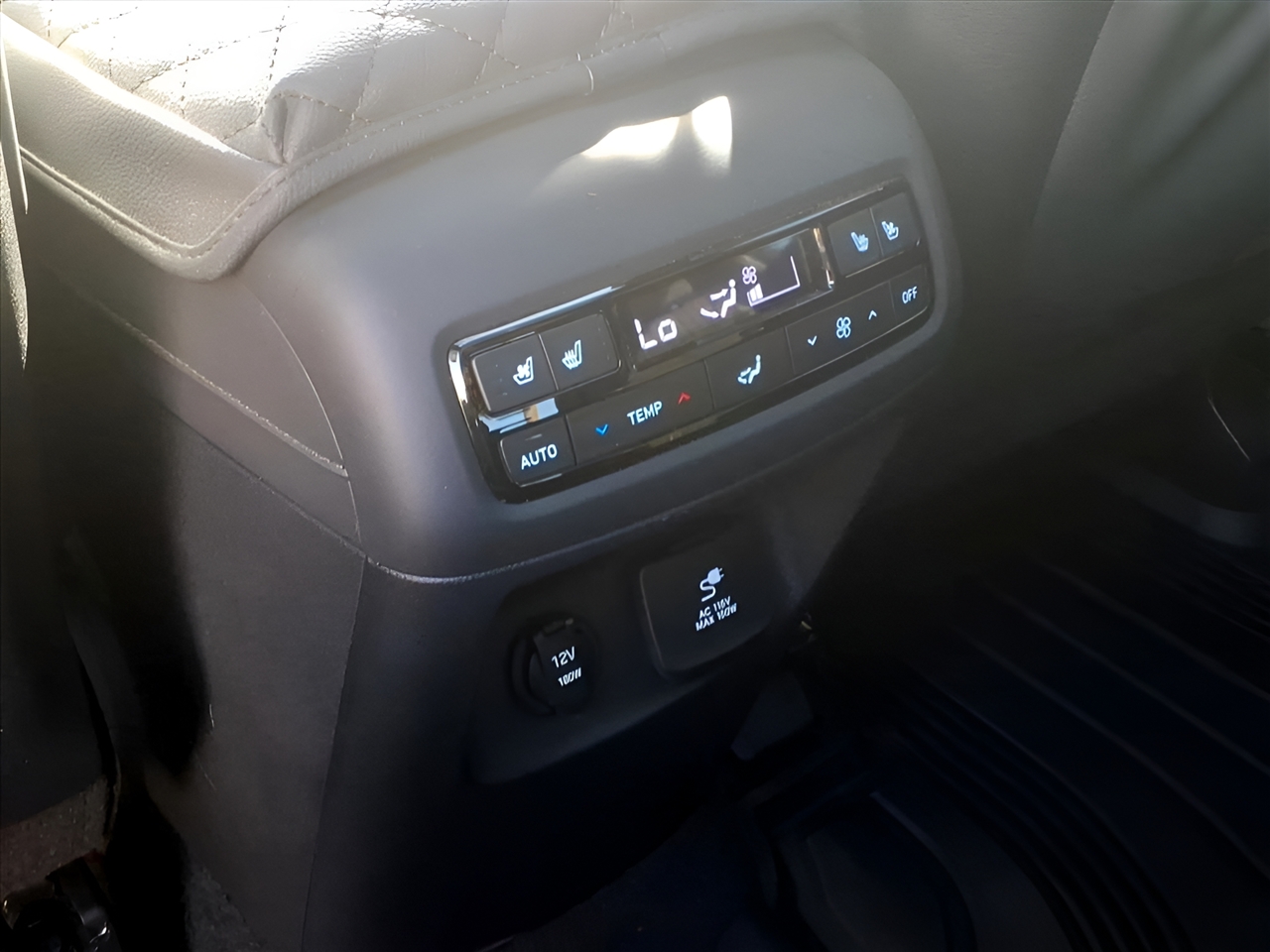 Hyundai Palisade Calligraphy Night Edition AWD 2024 Hyundai Palisade Calligraphy Night Edition AWD 2024