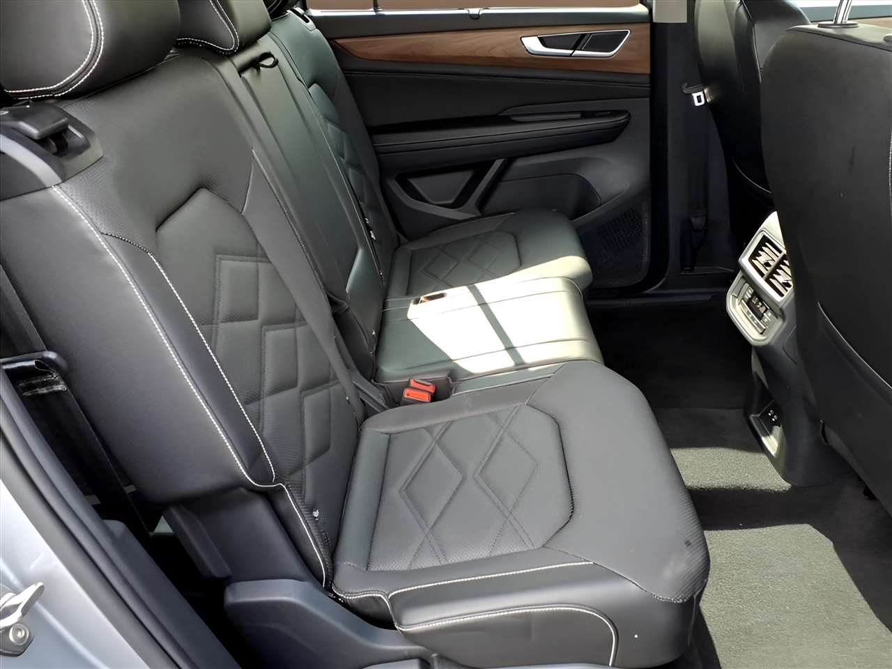 Volkswagen Atlas 2.0T SE w/Technology 4MOTION 2024 Volkswagen Atlas 2.0T SE w/Technology 4MOTION 2024