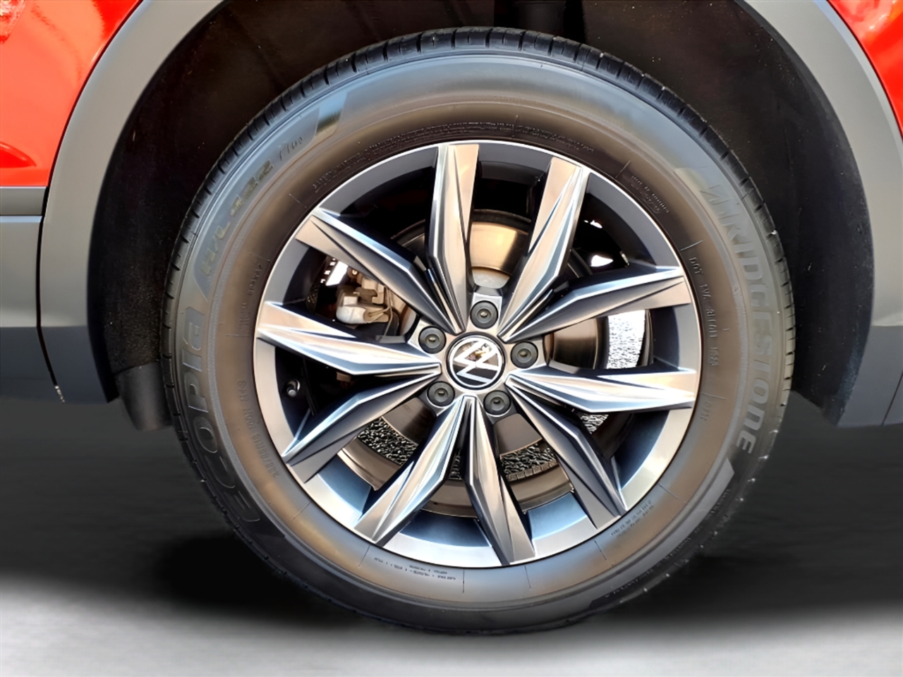 Volkswagen Tiguan 2.0T SE FWD 2023 Volkswagen Tiguan 2.0T SE FWD 2023