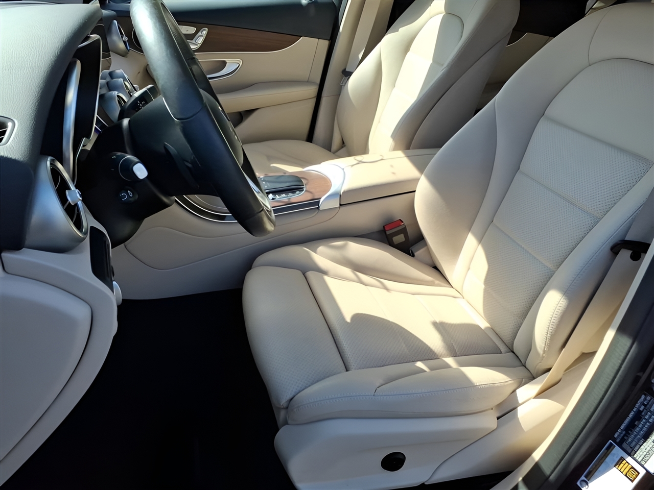 Mercedes-Benz GLC GLC 300 4MATIC SUV 2022