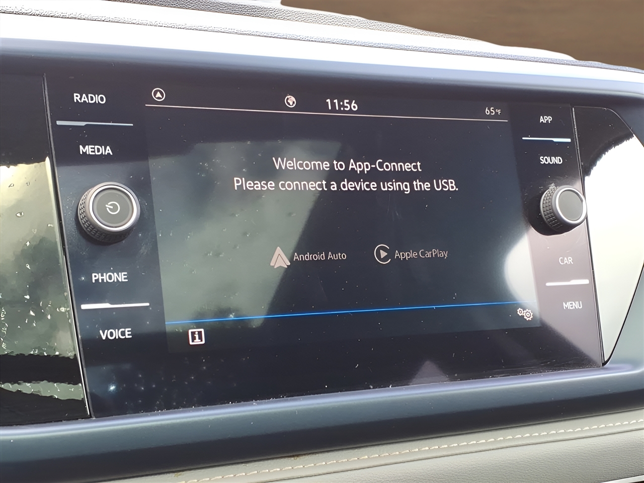 Volkswagen Taos SE FWD 2024