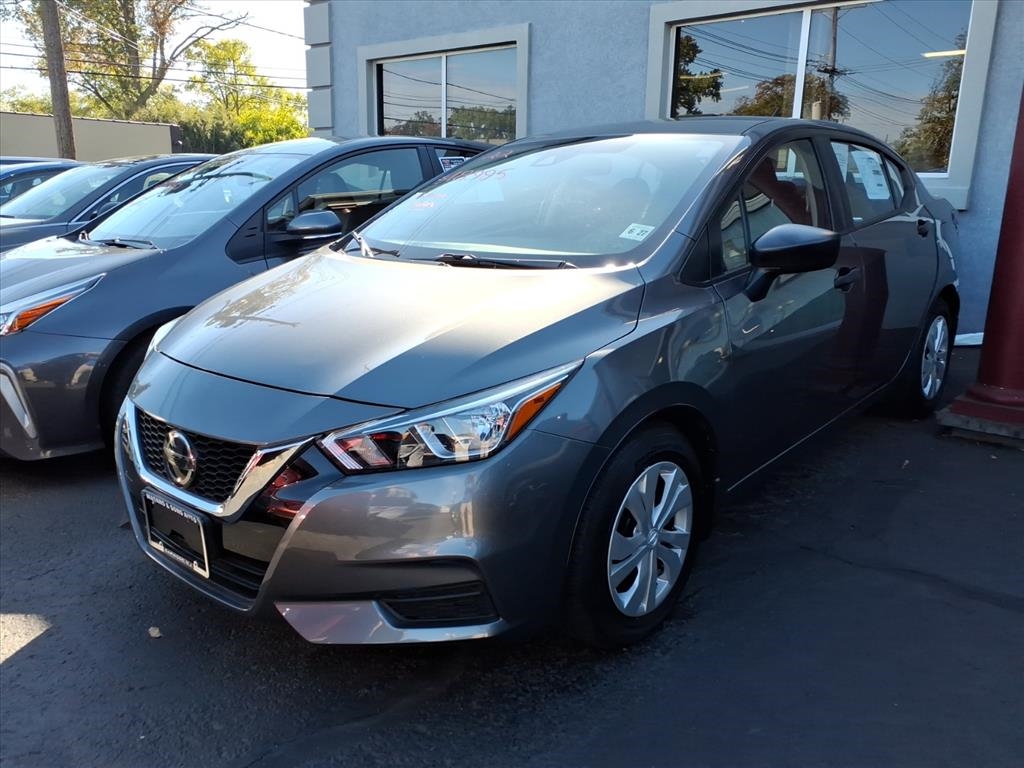 Nissan Versa S CVT 2022