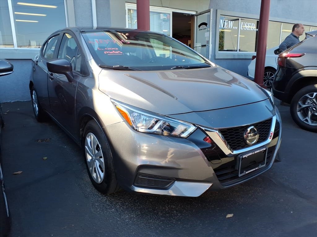 Nissan Versa S CVT 2022