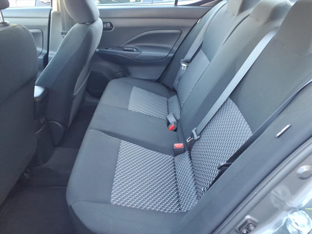 Nissan Versa S CVT 2022