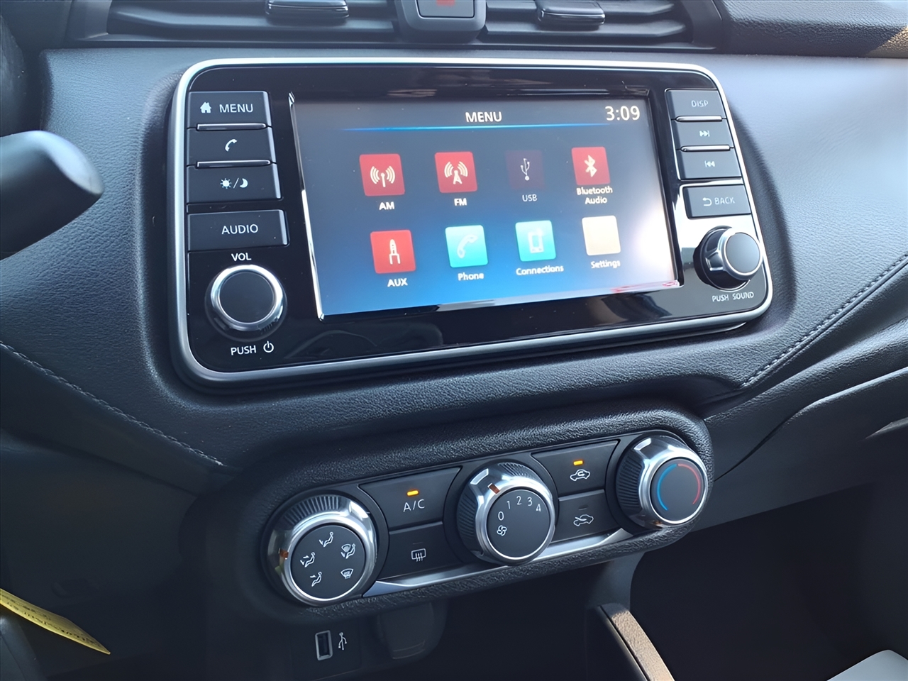 Nissan Versa S CVT 2022