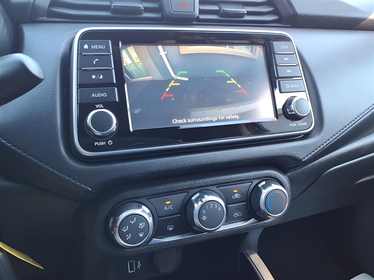 Nissan Versa S CVT 2022