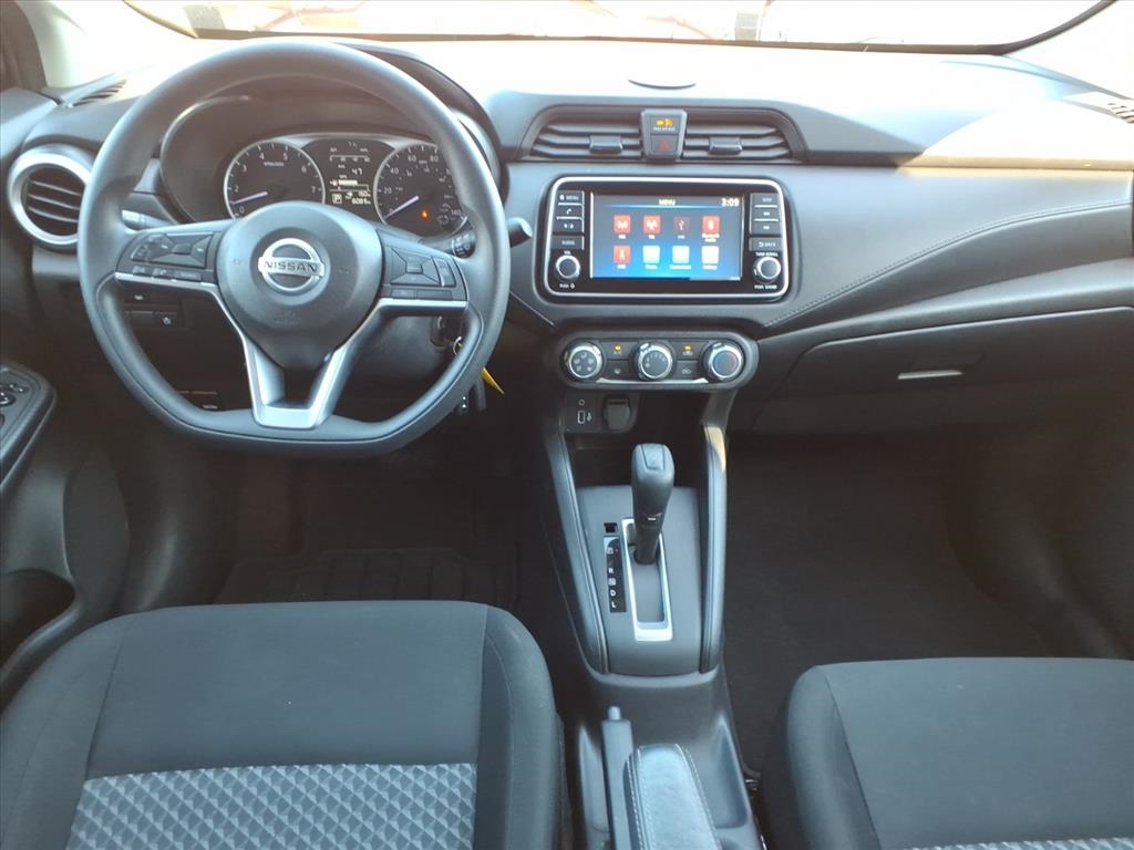 Nissan Versa S CVT 2022
