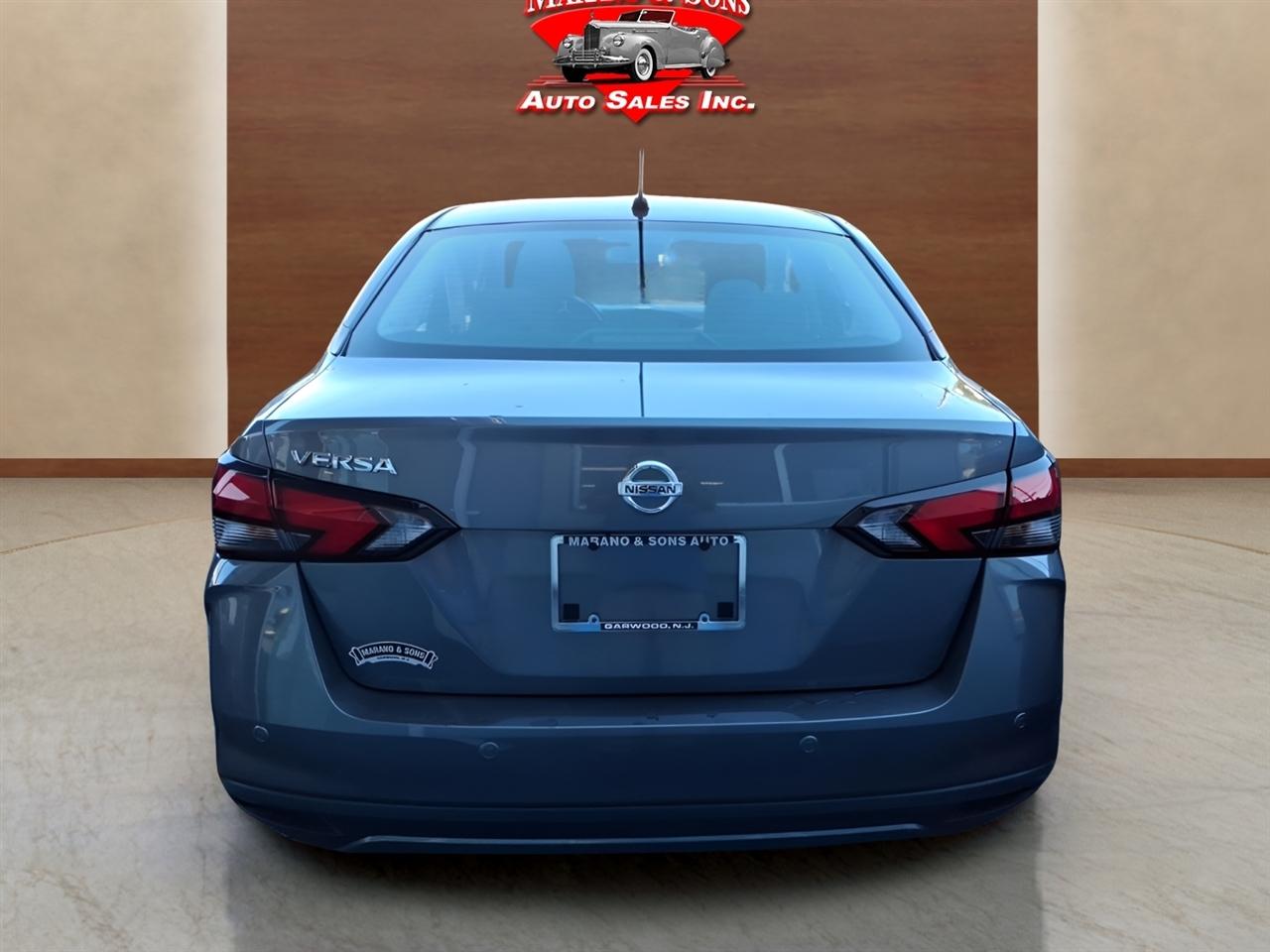 Nissan Versa S CVT 2022