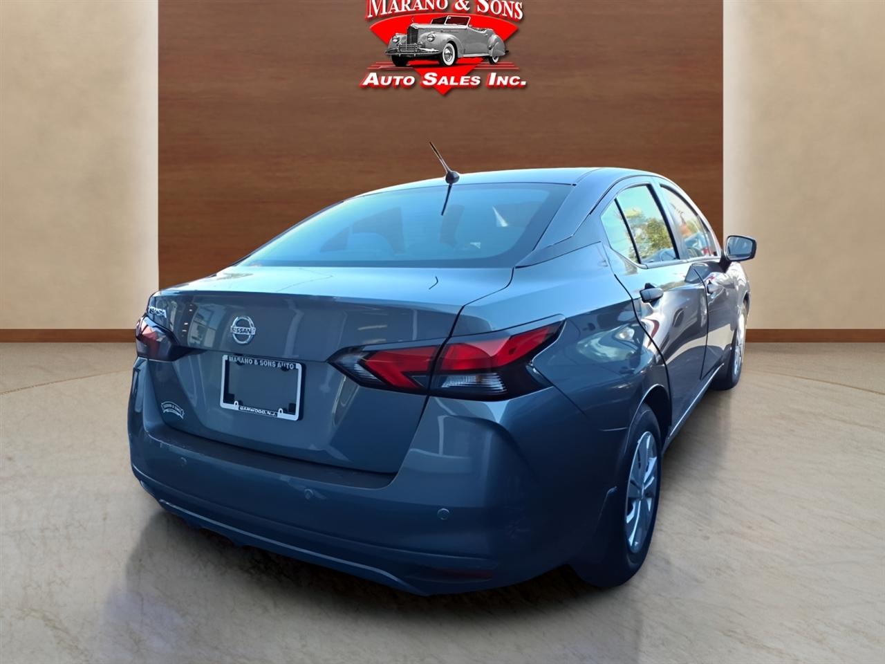 Nissan Versa S CVT 2022