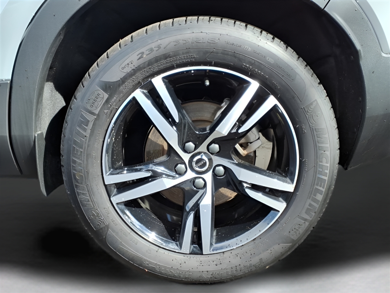 Volvo XC40 B5 AWD Core Bright Theme 2025