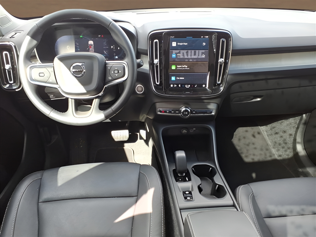 Volvo XC40 B5 AWD Core Bright Theme 2025