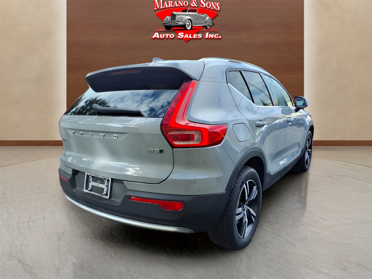 Volvo XC40 B5 AWD Core Bright Theme 2025