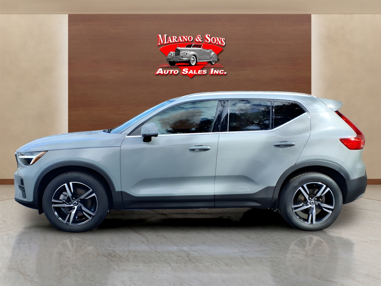 Volvo XC40 B5 AWD Core Bright Theme 2025