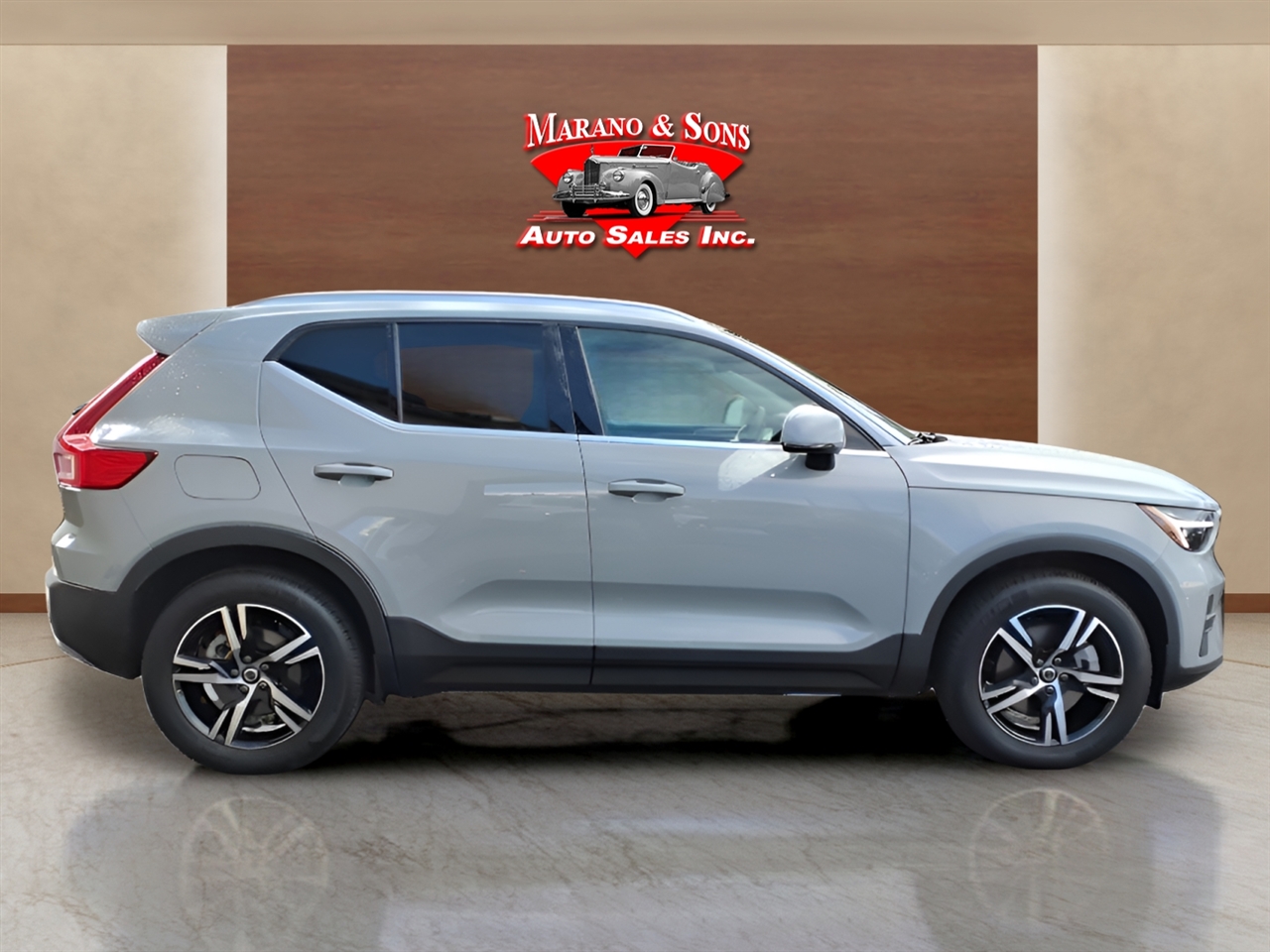 Volvo XC40 B5 AWD Core Bright Theme 2025