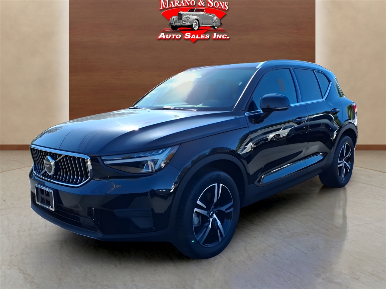 2025 Volvo XC40 B5 AWD Core Bright Theme