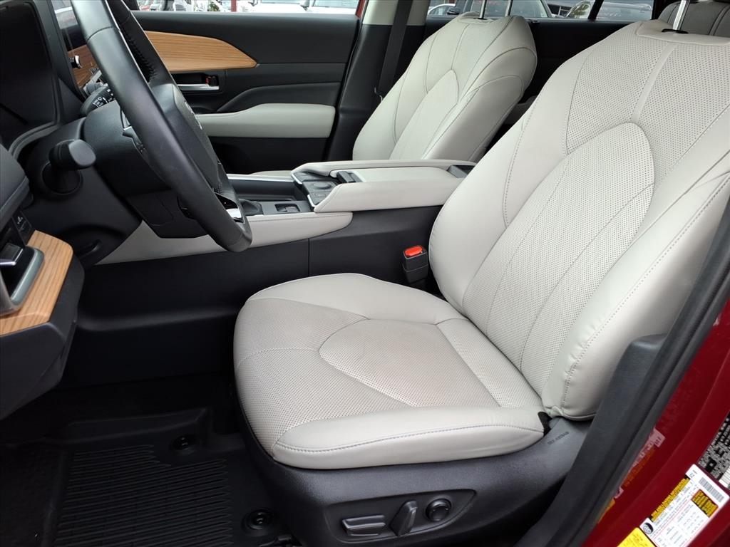 Toyota Grand Highlander Platinum AWD (Natl) 2024