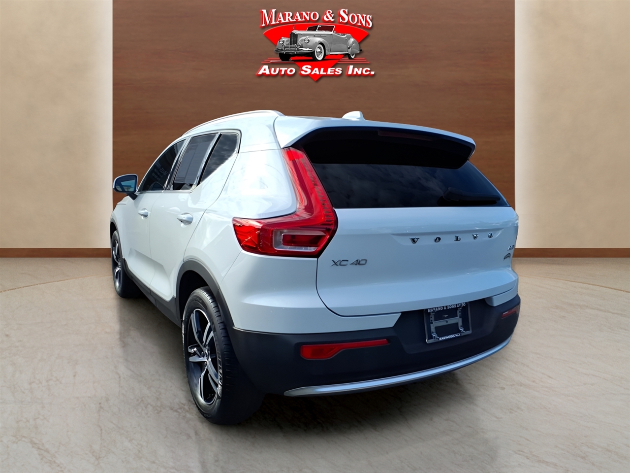 Volvo XC40 B5 AWD Core Bright Theme 2025