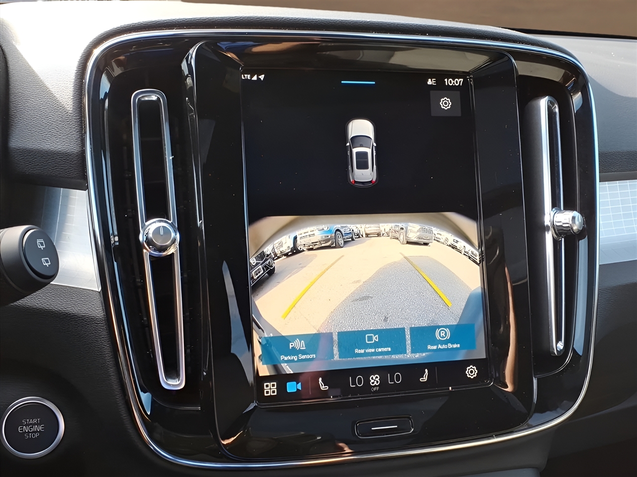 Volvo XC40 B5 AWD Core Bright Theme 2025