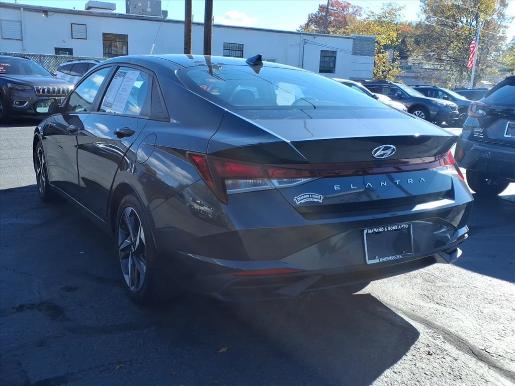 Hyundai Elantra SEL IVT 2023