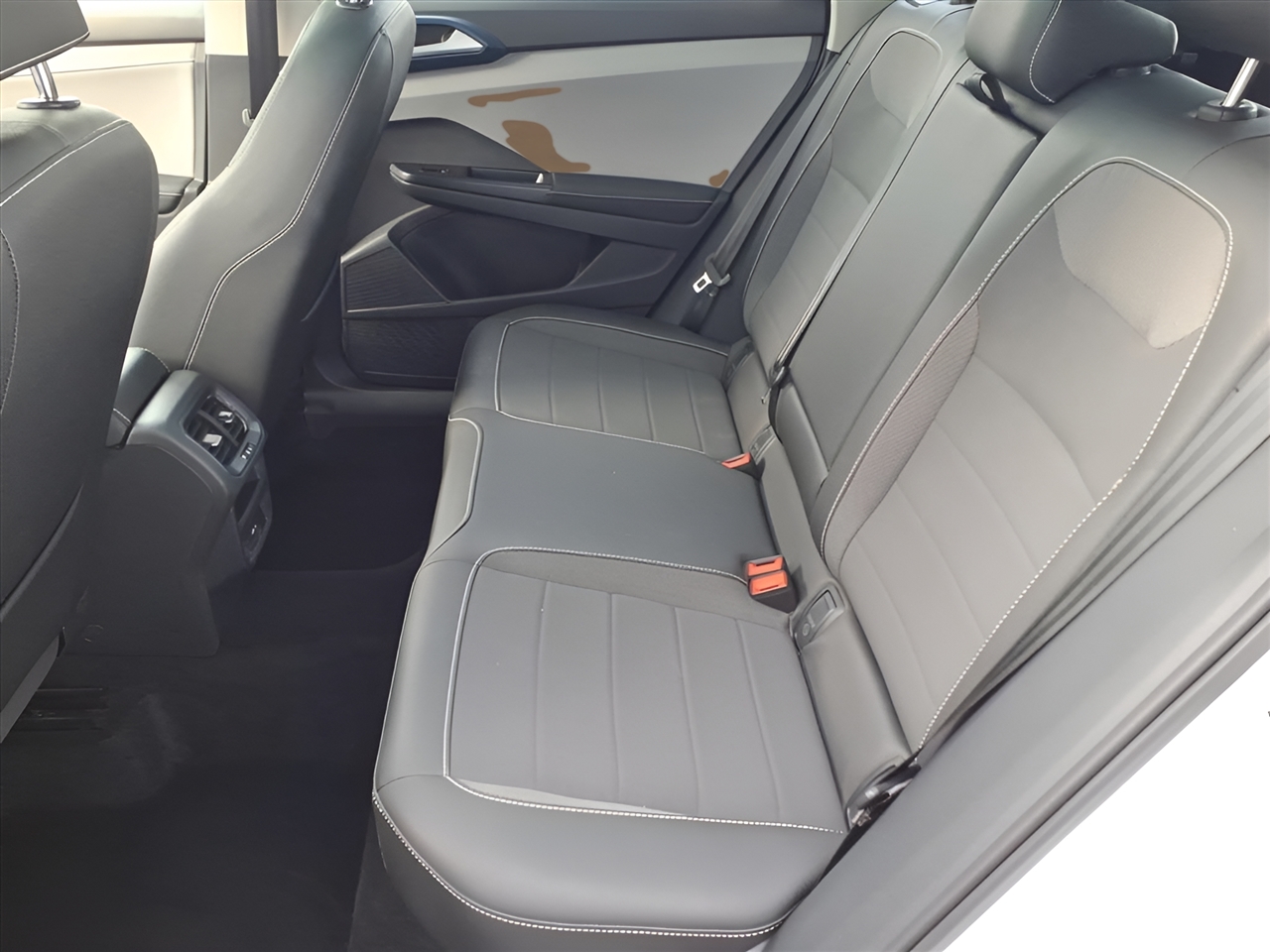 Volkswagen Taos SE FWD 2024