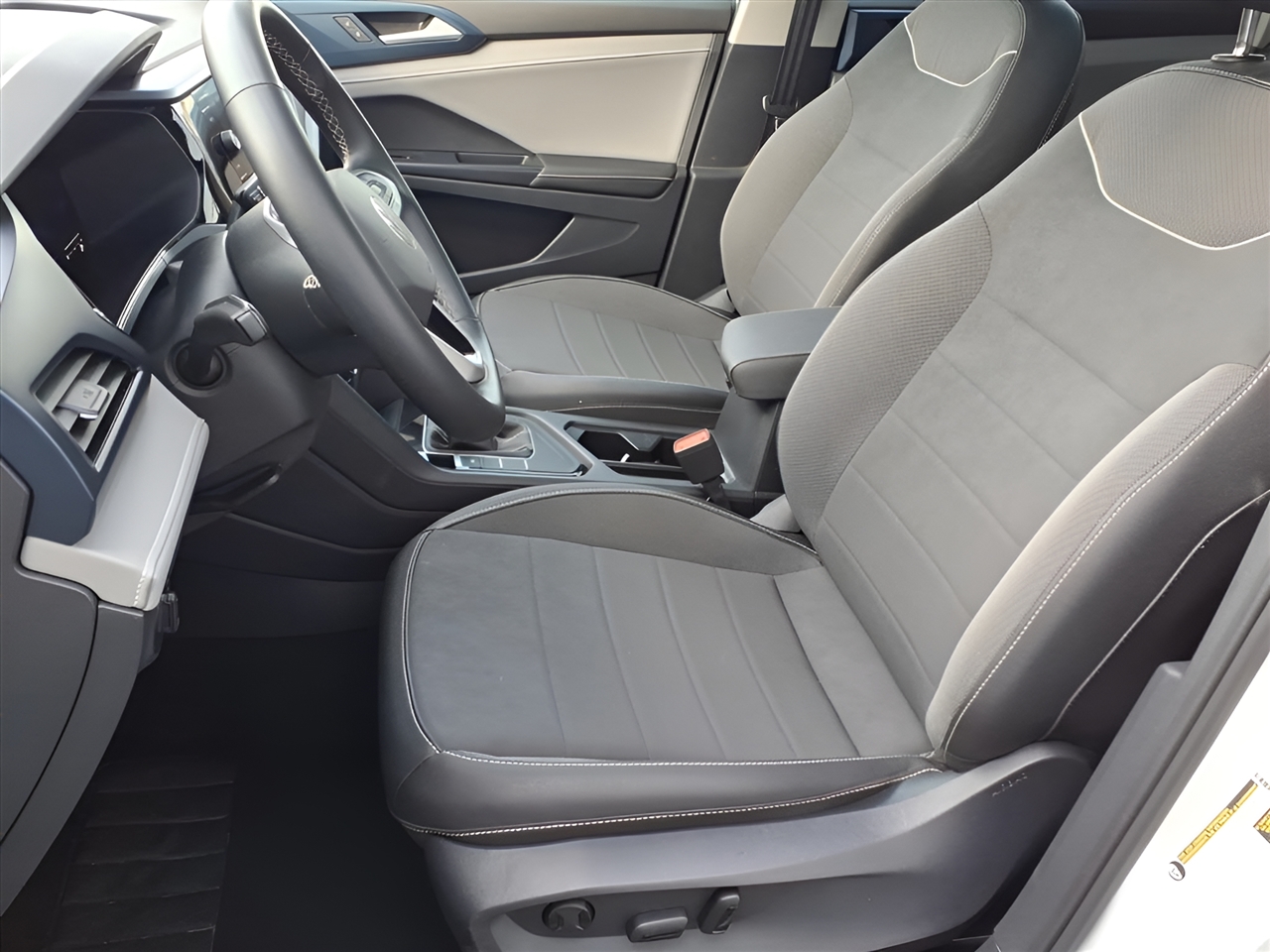 Volkswagen Taos SE FWD 2024