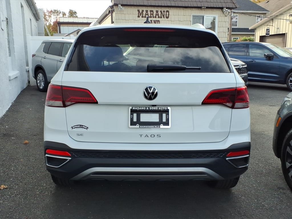 Volkswagen Taos SE FWD 2024