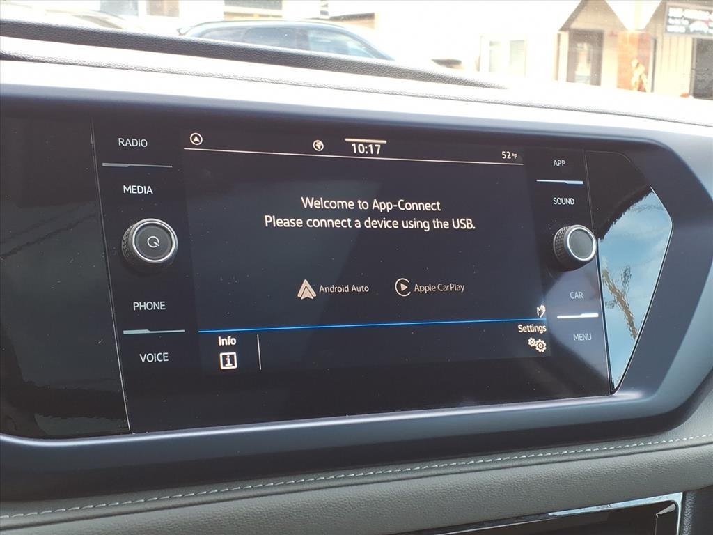 Volkswagen Taos SE FWD 2024