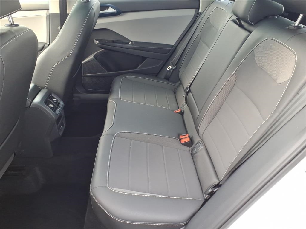 Volkswagen Taos SE FWD 2024