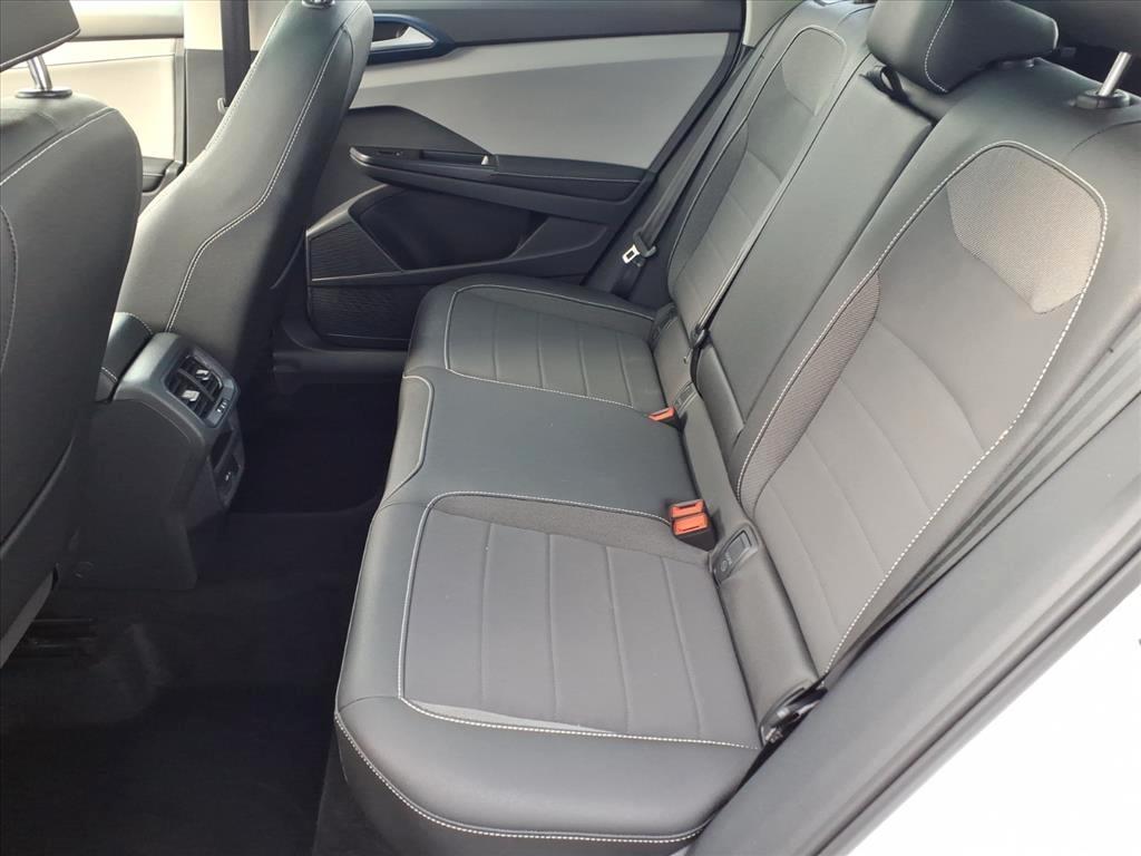 Volkswagen Taos SE FWD 2024