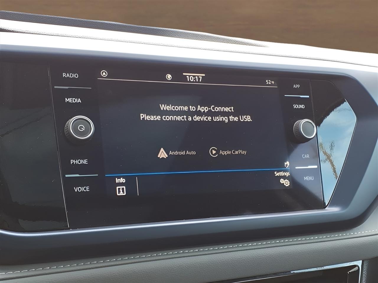 Volkswagen Taos SE FWD 2024