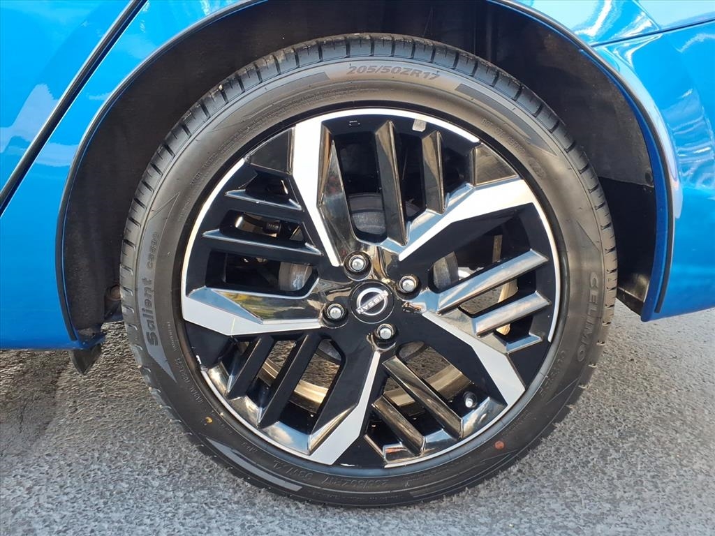 Nissan Versa SR CVT 2024 Nissan Versa SR CVT 2024