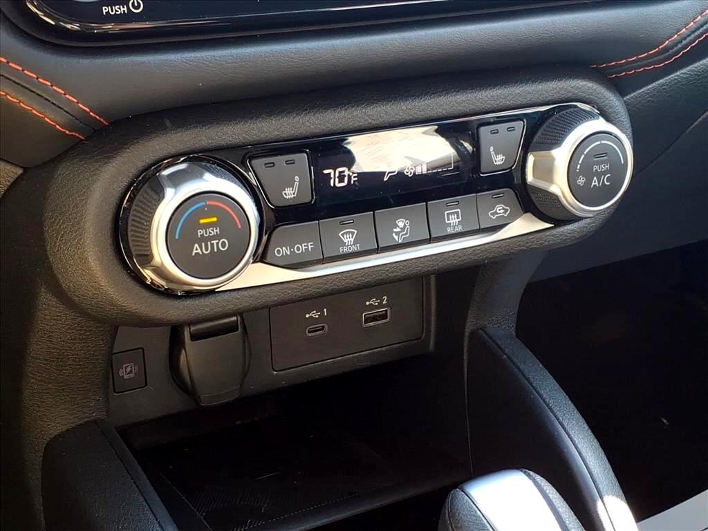 Nissan Versa SR CVT 2024