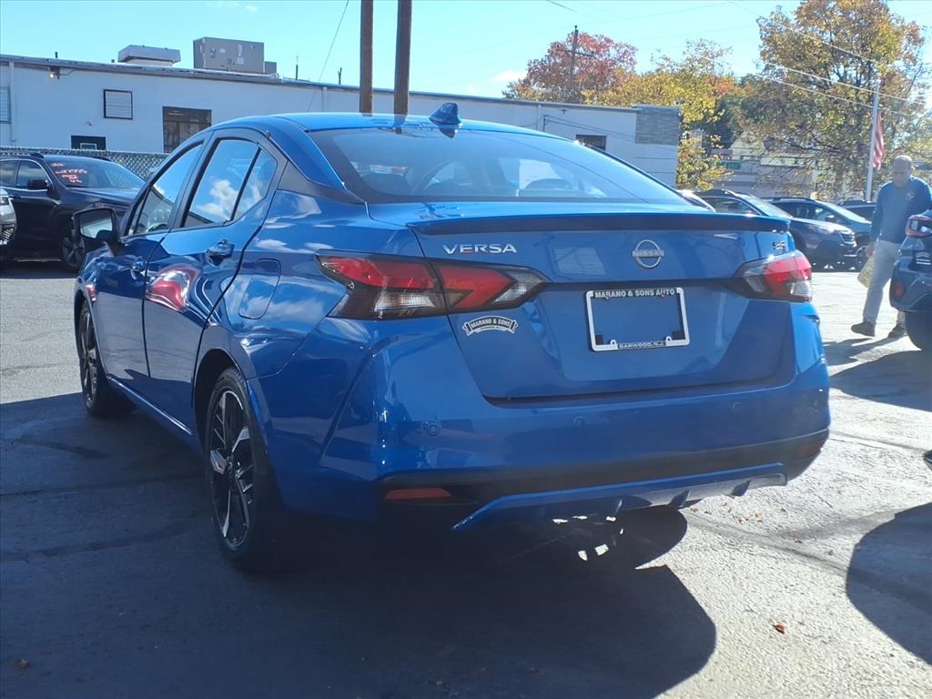 Nissan Versa SR CVT 2024