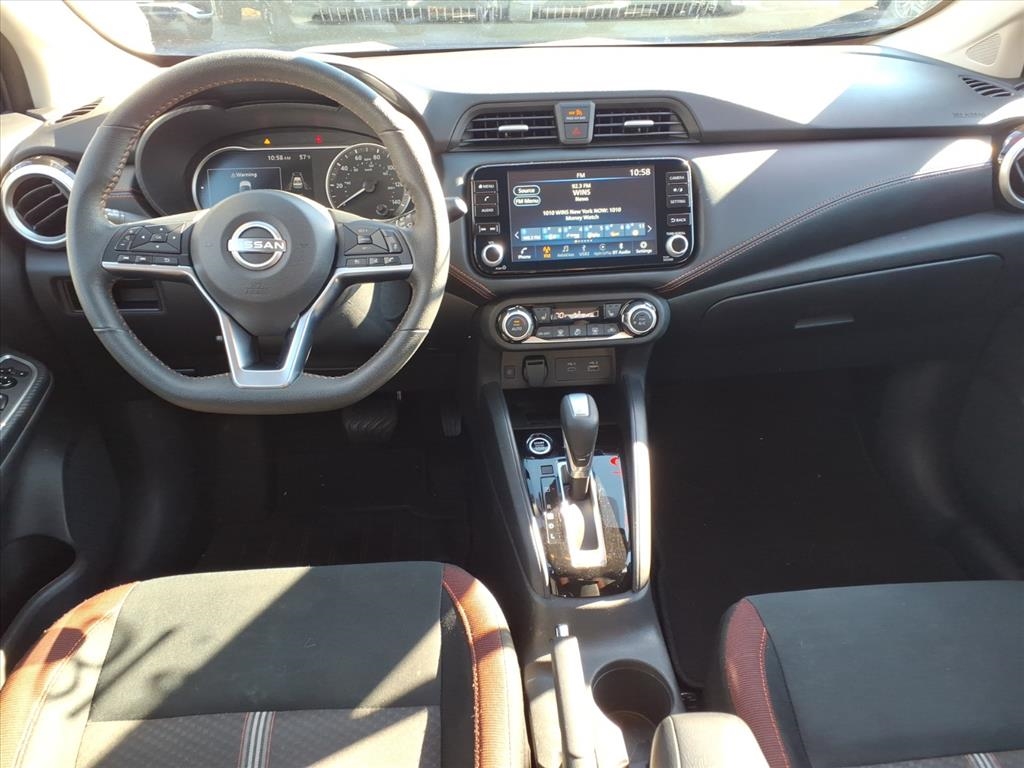 Nissan Versa SR CVT 2024