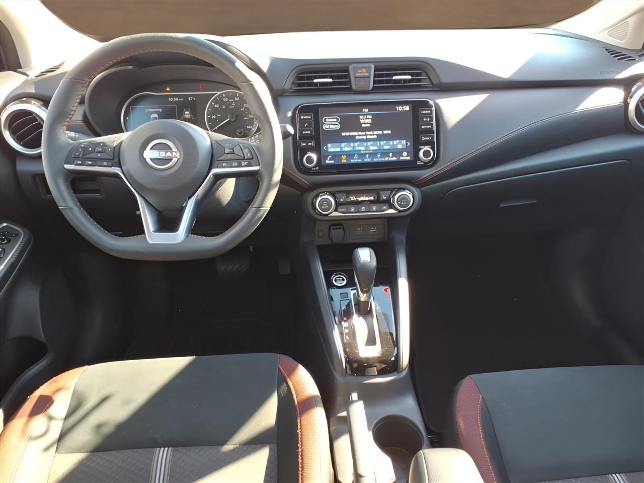Nissan Versa SR CVT 2024