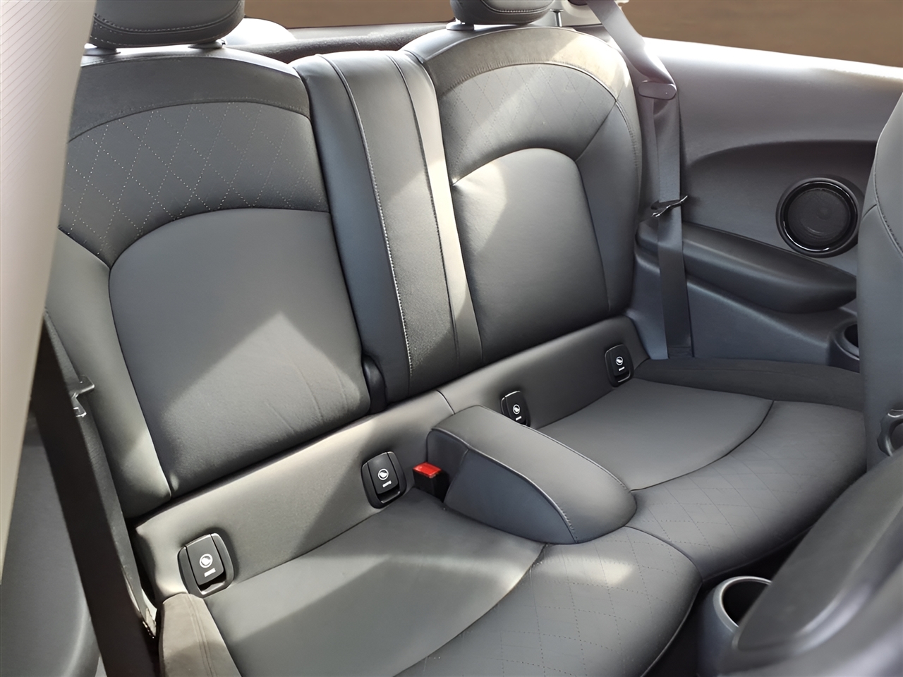 MINI Hardtop 2 Door Cooper FWD 2023 MINI Hardtop 2 Door Cooper FWD 2023