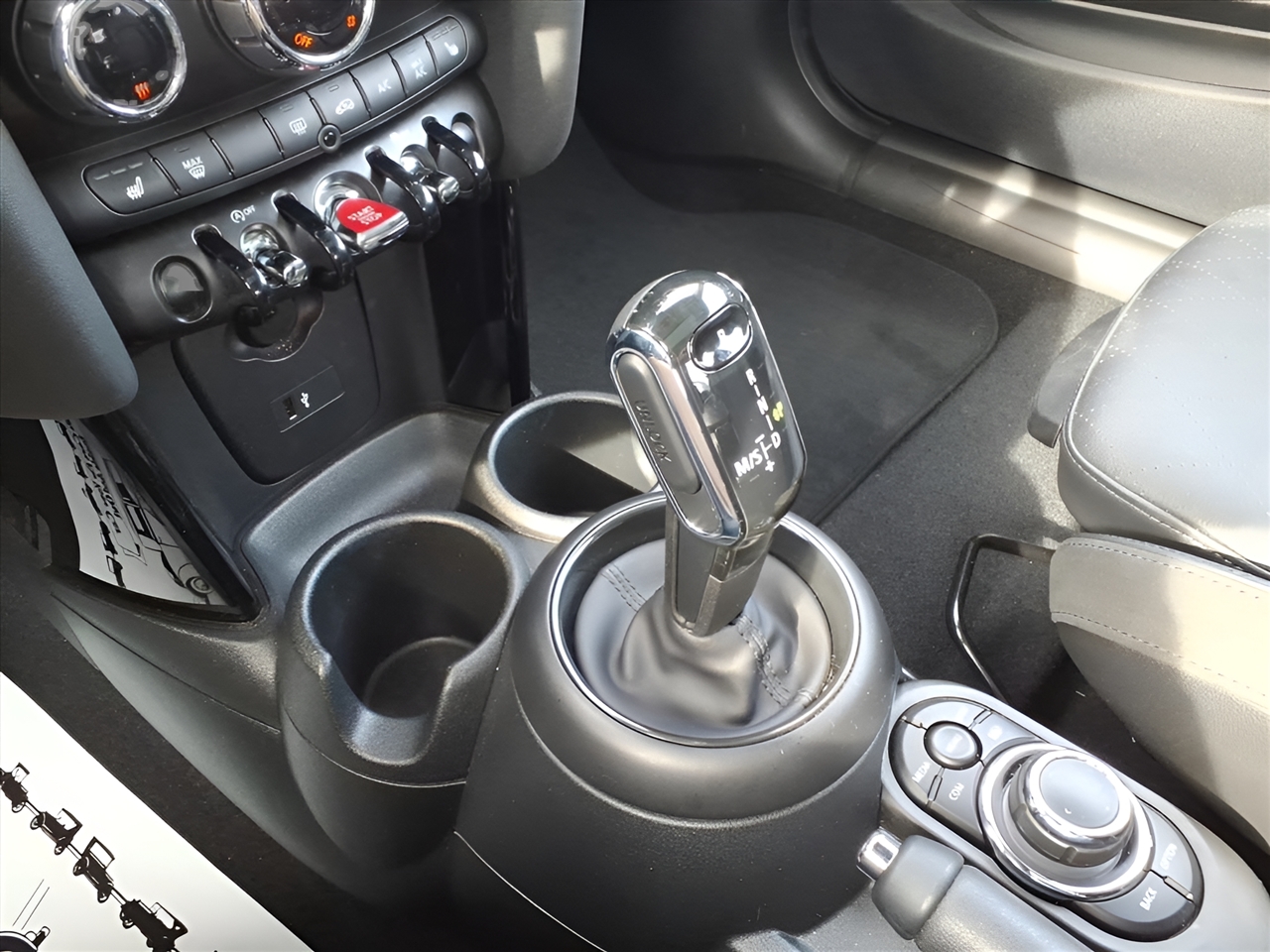 MINI Hardtop 2 Door Cooper FWD 2023 MINI Hardtop 2 Door Cooper FWD 2023