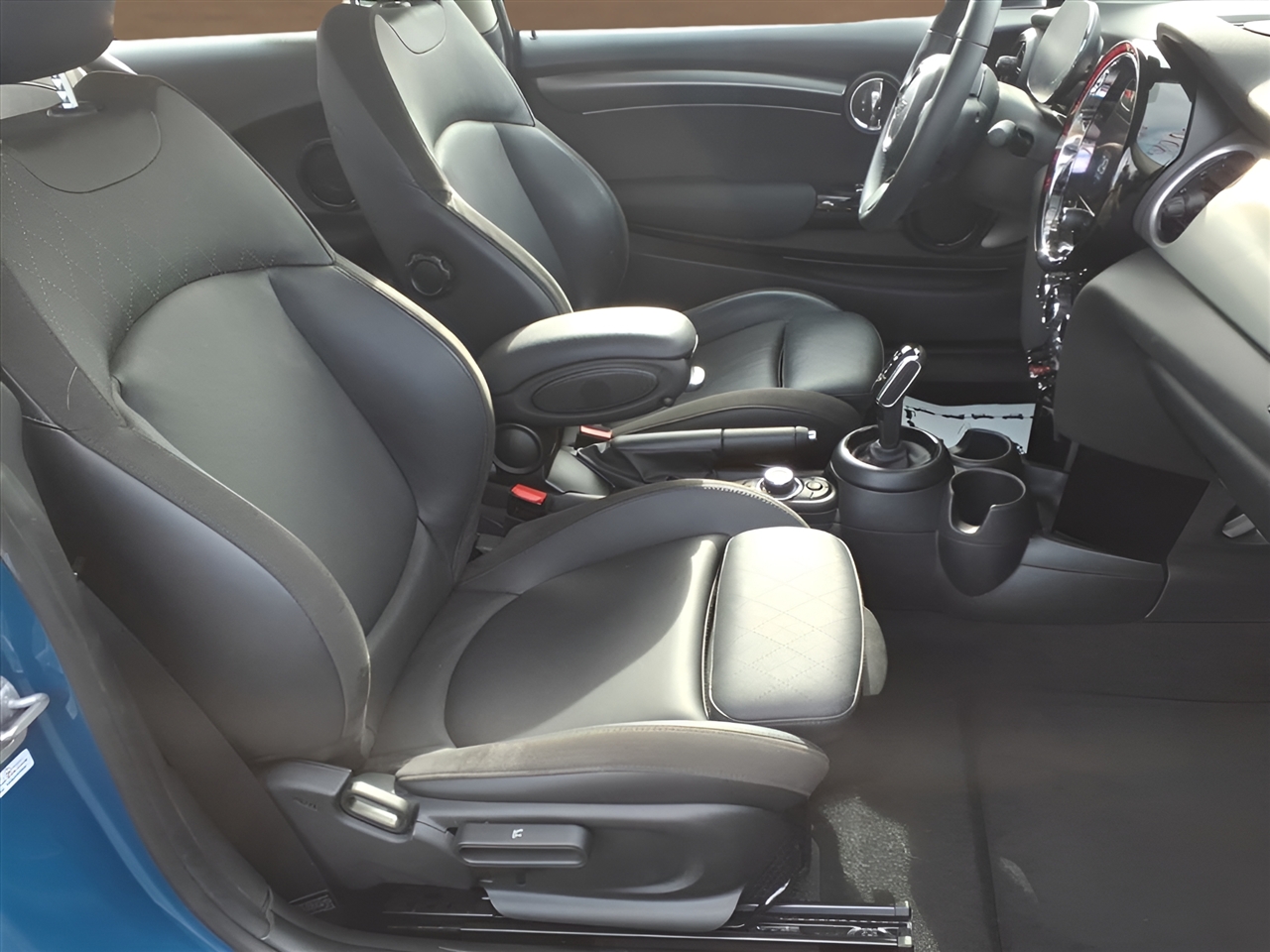 MINI Hardtop 2 Door Cooper FWD 2023 MINI Hardtop 2 Door Cooper FWD 2023