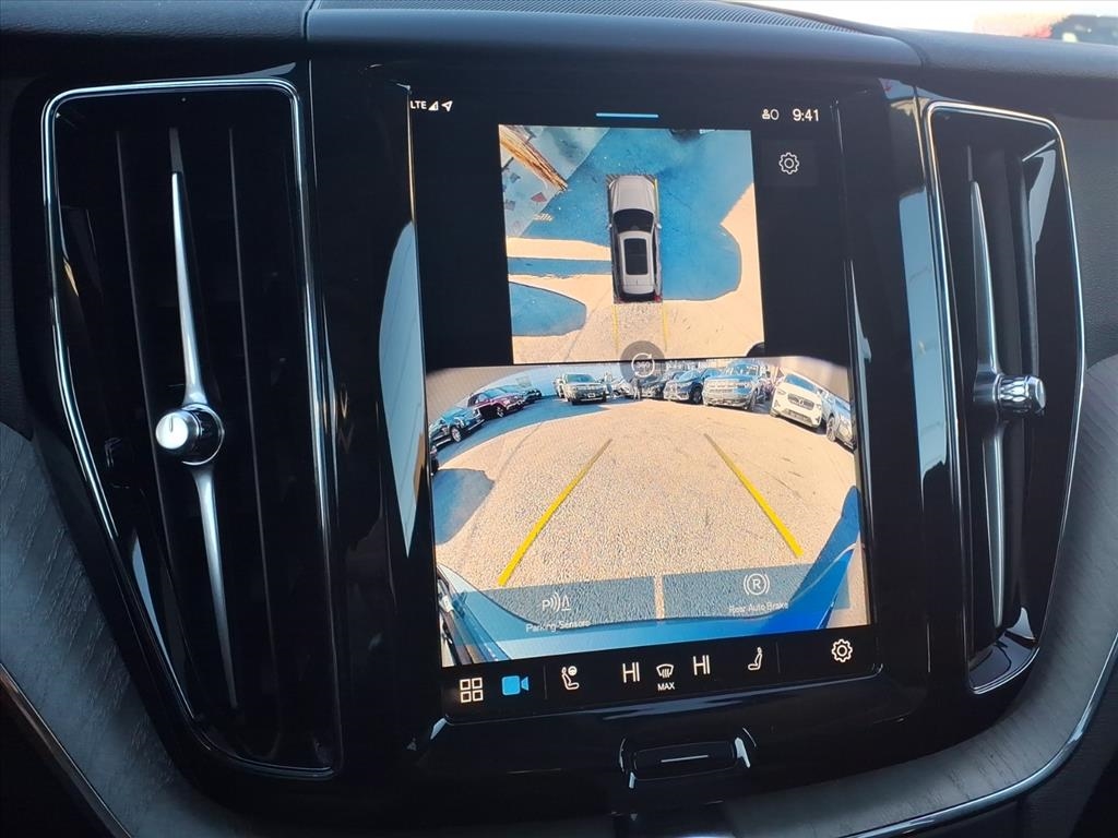 Volvo XC60 B5 AWD Plus 2025 Volvo XC60 B5 AWD Plus 2025