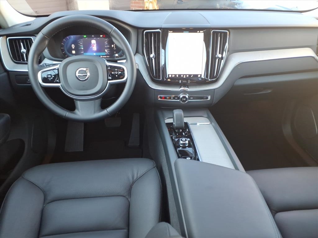 Volvo XC60 B5 AWD Plus 2025 Volvo XC60 B5 AWD Plus 2025