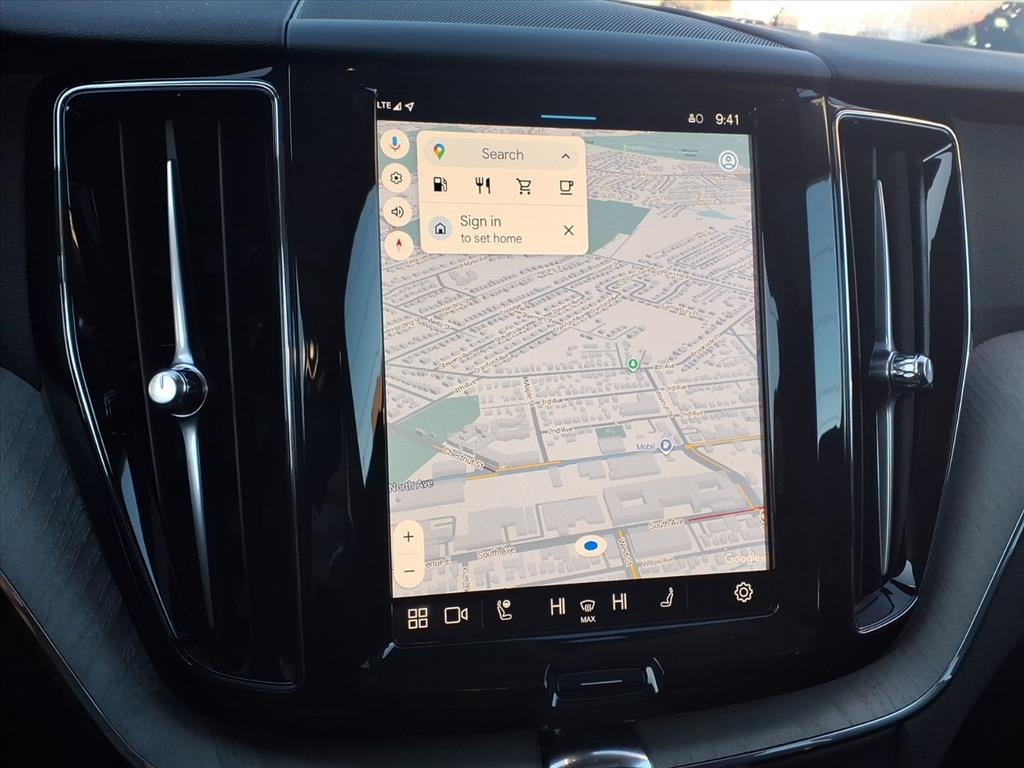 Volvo XC60 B5 AWD Plus 2025 Volvo XC60 B5 AWD Plus 2025