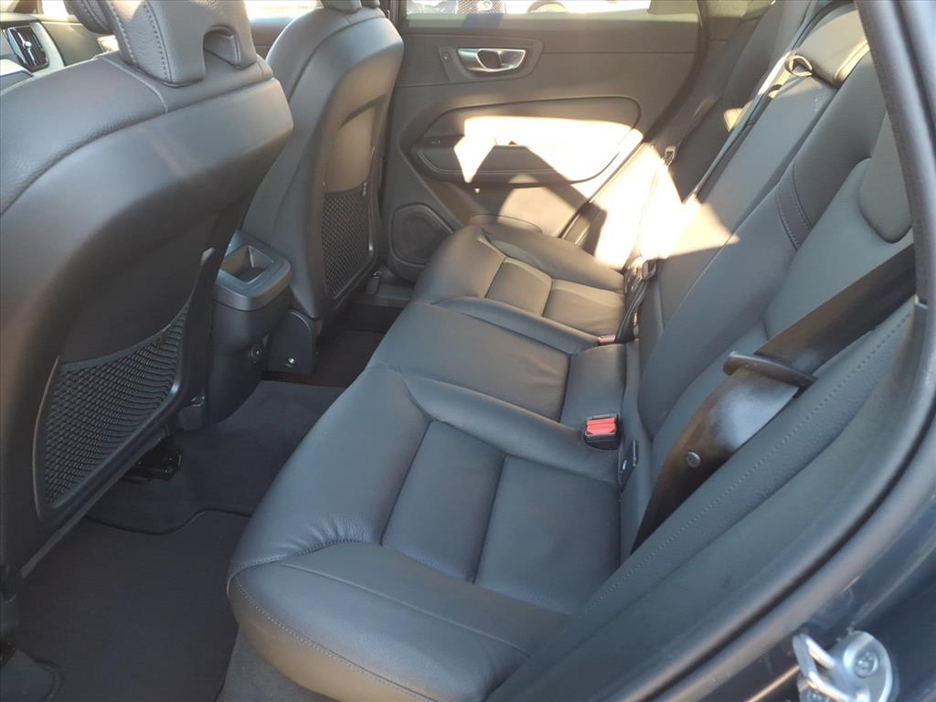 Volvo XC60 B5 AWD Plus 2025 Volvo XC60 B5 AWD Plus 2025